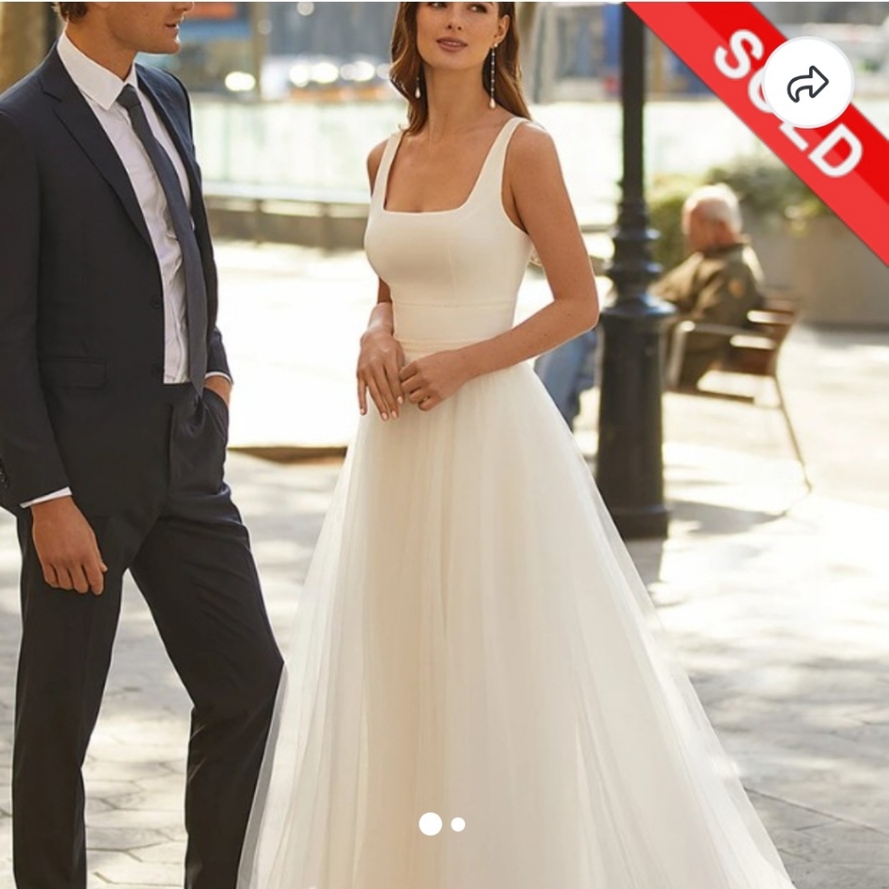 Elegant White Wedding Dress